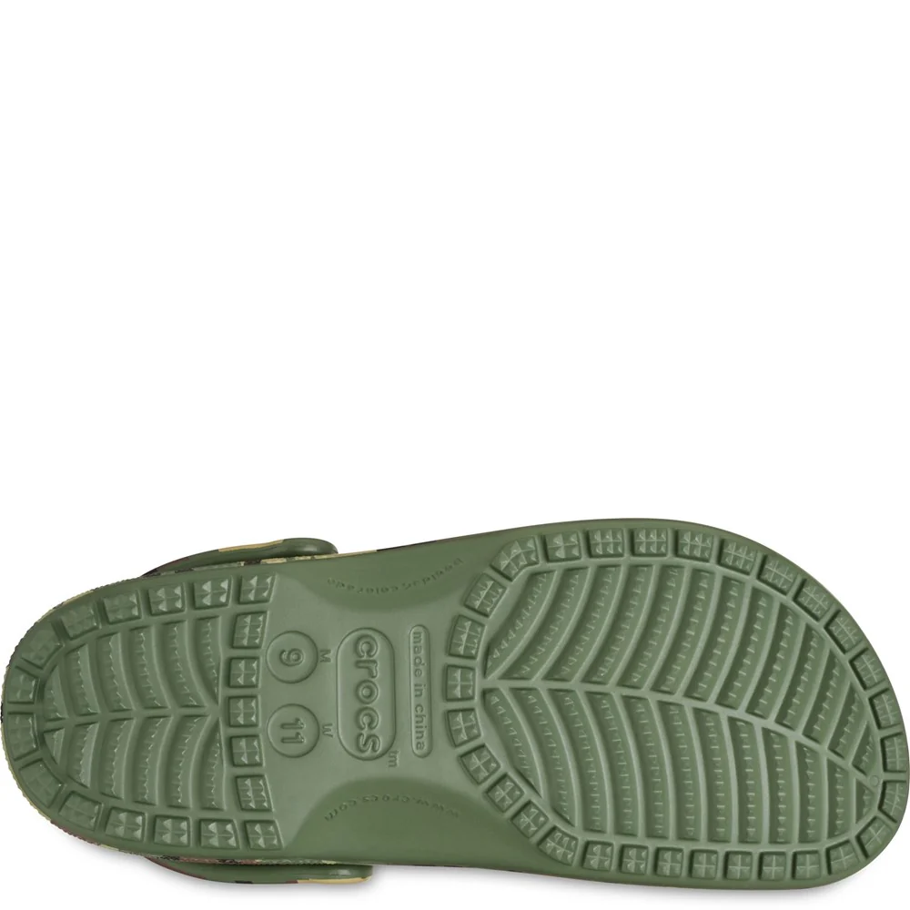 Crocs Unisex Classic Camouflage Clogs - Image 4
