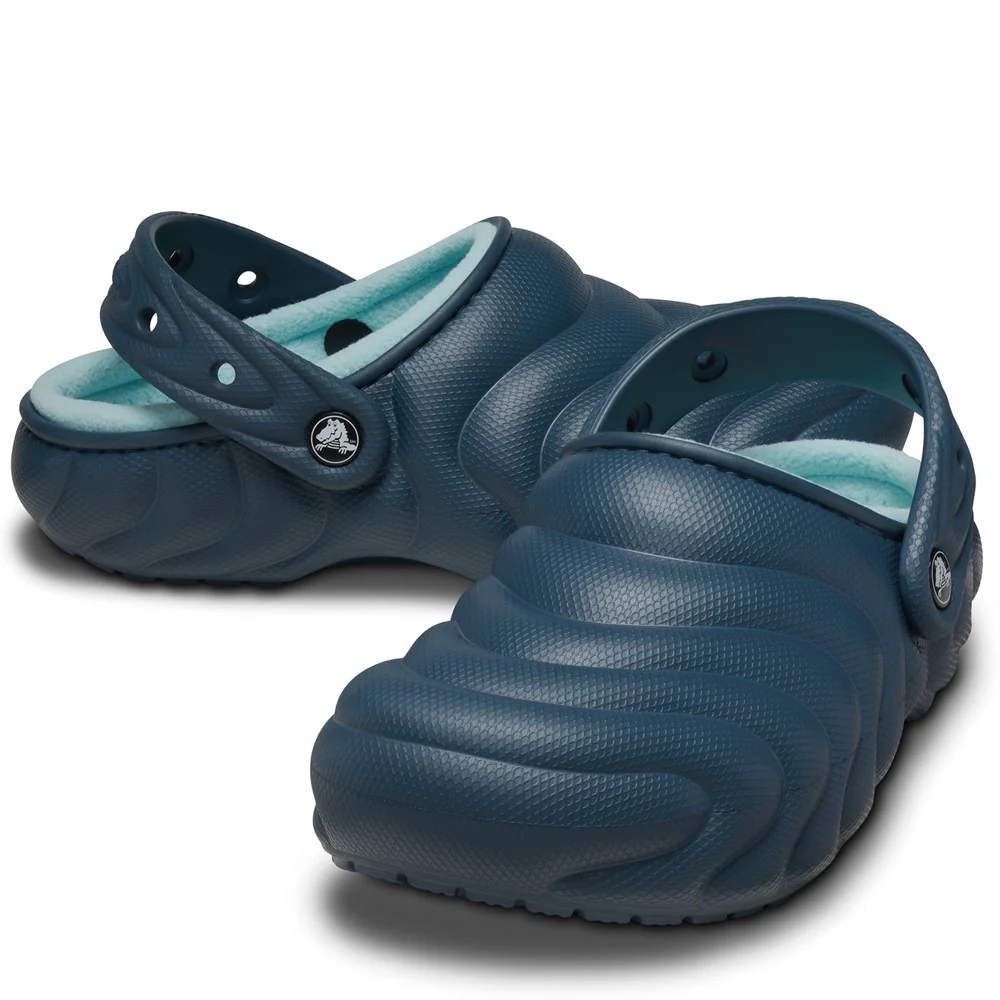 Crocs Unisex Classic Lined Overpuff Clog - Image 3
