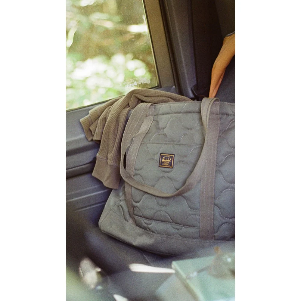 Herschel Bags Herschel Heritage Quilted Capsule Tote - Image 7
