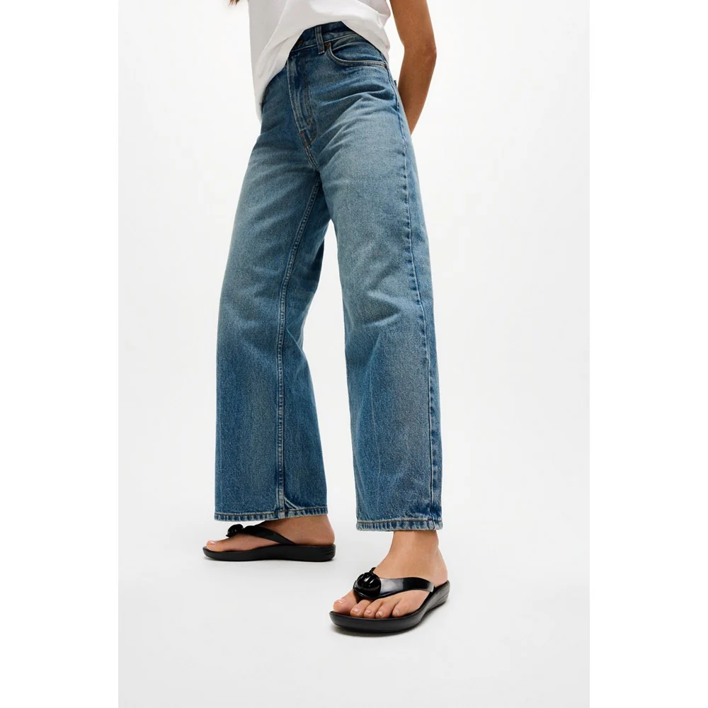 Fitflop iQushion Glossy-Button Flip-Flops - Image 6