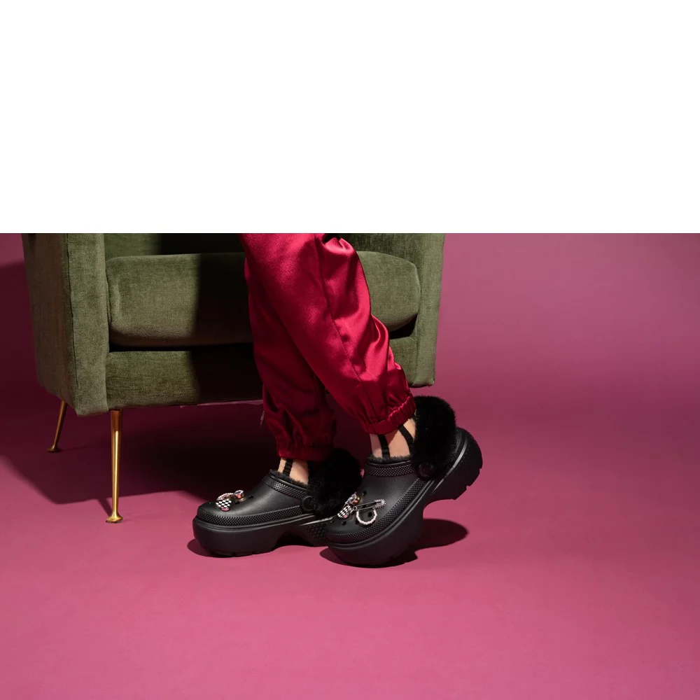 Crocs Unisex Stomp Lined Clog - Image 9